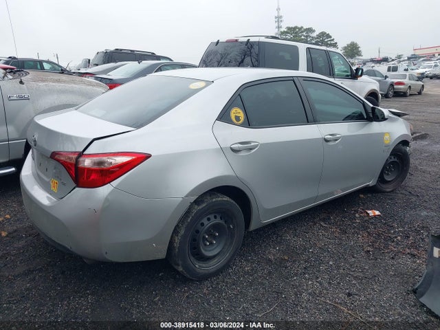 Toyota COROLLA LE 2018 5YFBURHE7JP839068 Image 4