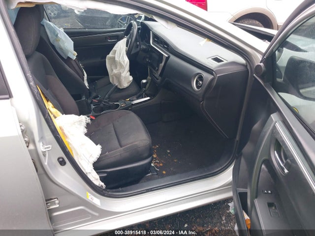 Toyota COROLLA LE 2018 5YFBURHE7JP839068 Image 5