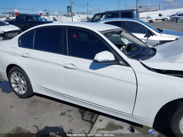 BMW 320i 2017 WBA8E1G39HNU18143 Image 13