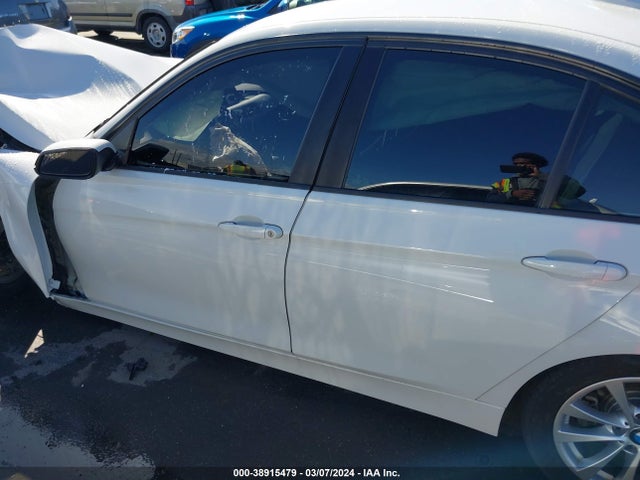 BMW 320i 2017 WBA8E1G39HNU18143 Image 14