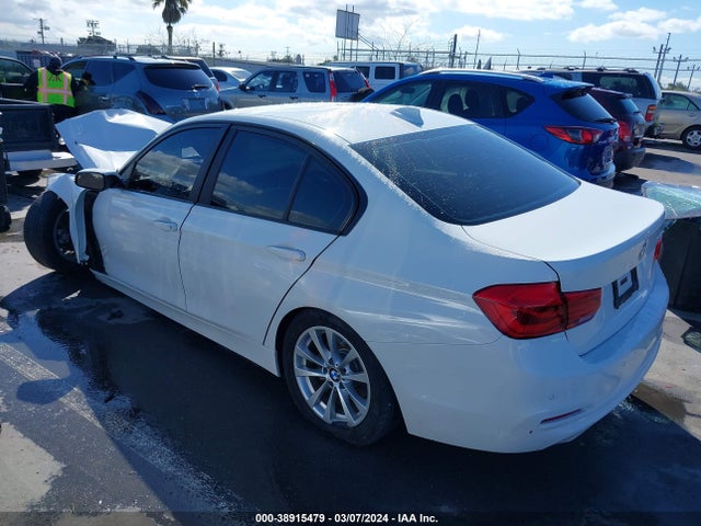 BMW 320i 2017 WBA8E1G39HNU18143 Image 3