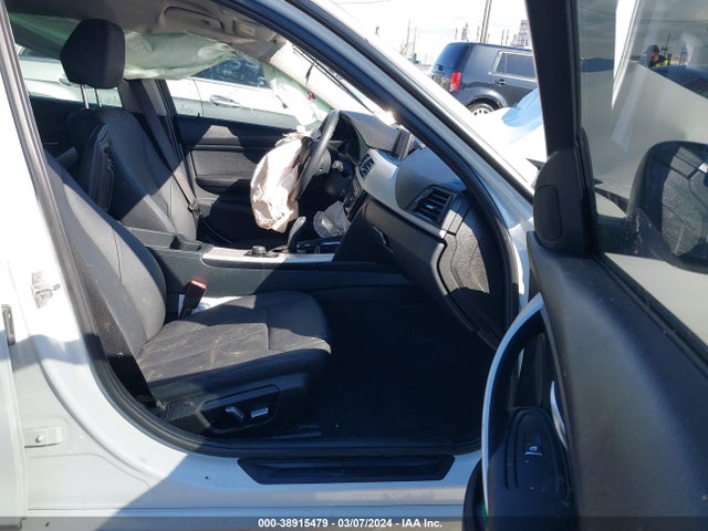 BMW 320i 2017 WBA8E1G39HNU18143 Image 5
