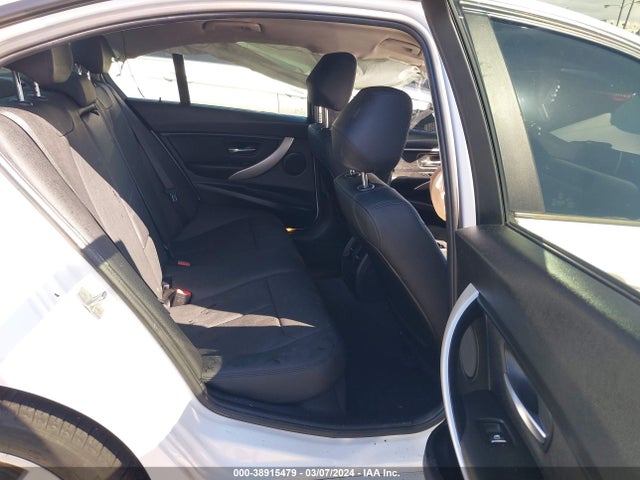BMW 320i 2017 WBA8E1G39HNU18143 Image 8