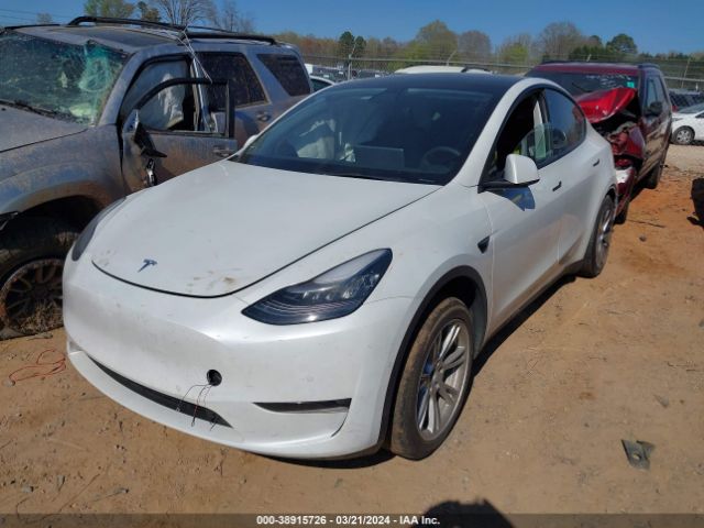 5YJYGDEDXMF106982 Tesla Model Y Standard Range Rear-wheel Drive