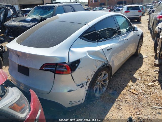 5YJYGDEDXMF106982 Tesla Model Y Standard Range Rear-wheel Drive