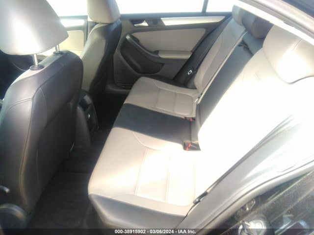 2013 VOLKSWAGEN JETTA HYBRID SEL PREMIUM VIN: 3VW637AJ2DM282689