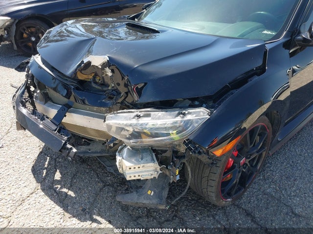 Honda Civic Type R Touring 2018 SHHFK8G79JU201760 Image 17