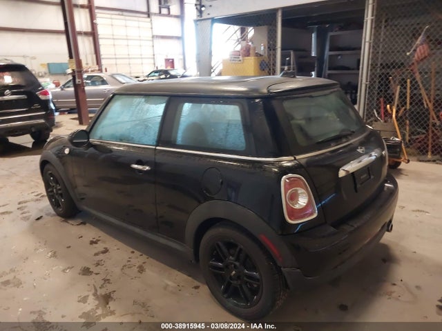 2013 MINI HARDTOP WMWSU3C59DT688667 Photo 2