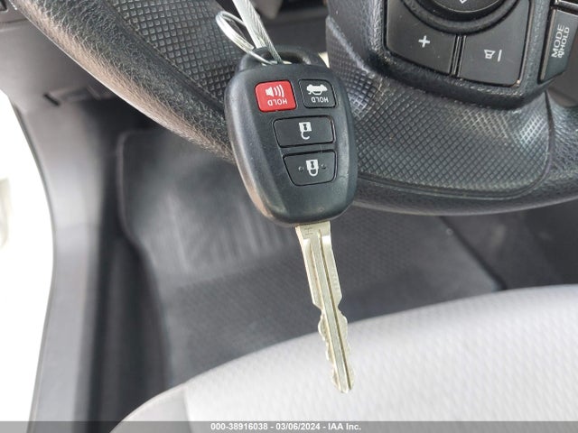 Toyota Corolla Le Eco 2014 5YFBPRHE3EP015422 Image 11