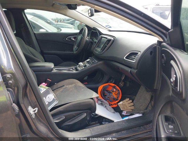 Chrysler 200 Limited 2015 1C3CCCAB1FN541578 Image 5