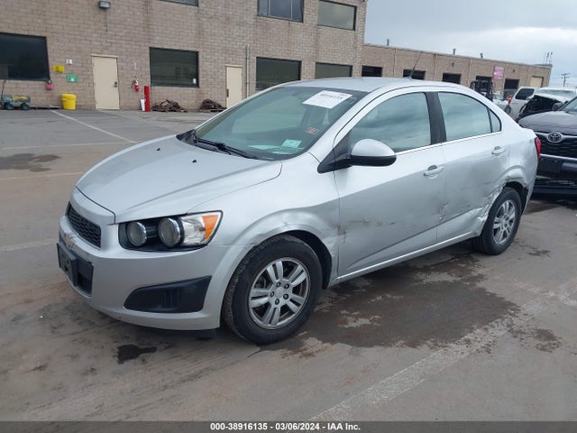 Chevrolet Sonic Lt Auto 2014 1G1JC5SB0E4129985 Image 2
