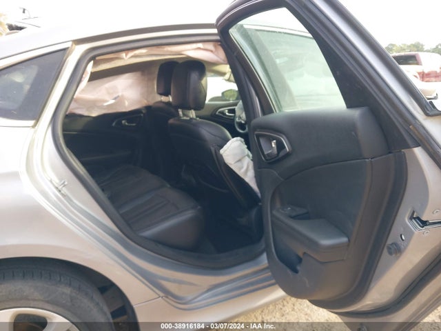 Chrysler 200 Limited Platinum 2016 1C3CCCAB0GN188509 Image 8