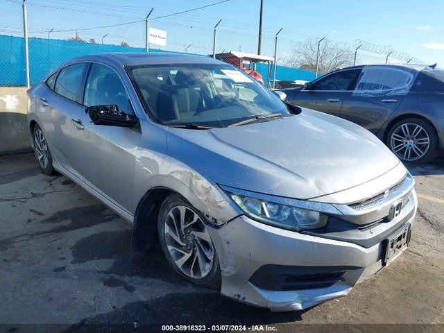 Honda CIVIC EX 2018 2HGFC2F75JH609066 Image 1