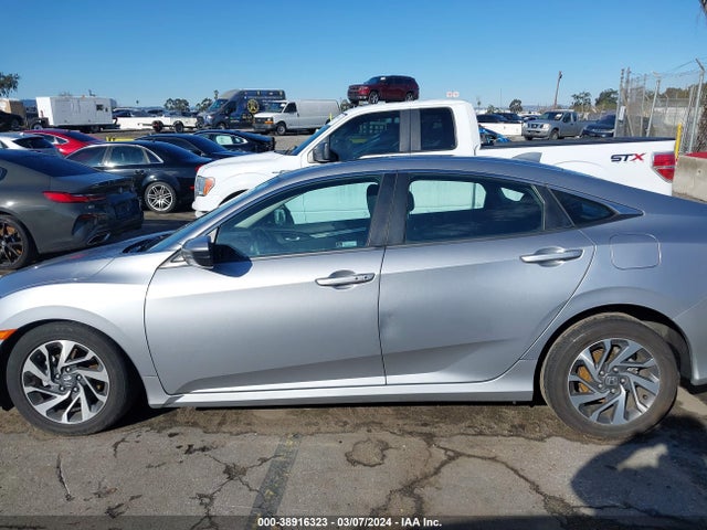 Honda CIVIC EX 2018 2HGFC2F75JH609066 Image 14