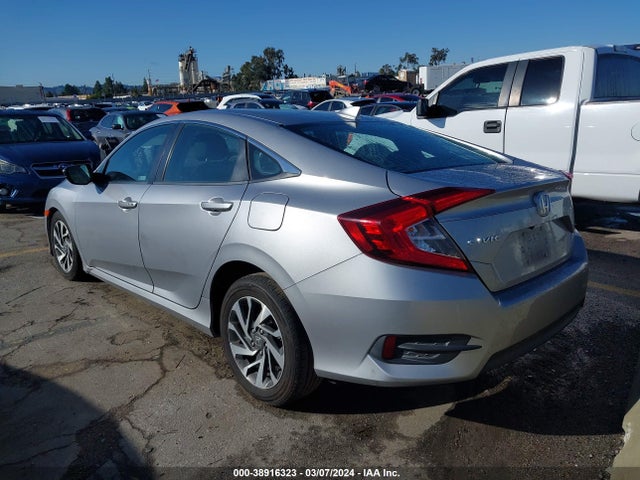 Honda CIVIC EX 2018 2HGFC2F75JH609066 Image 3