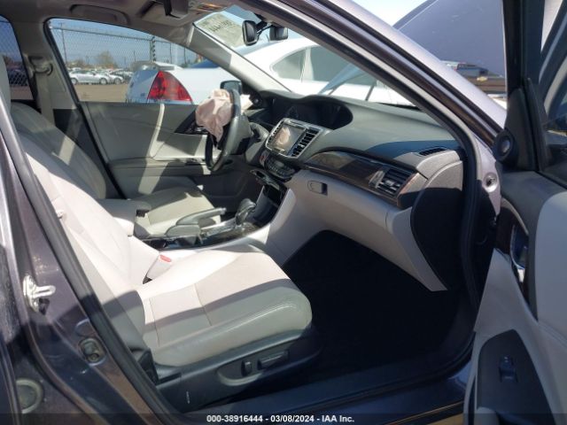 1HGCR3F9XHA040510 Honda Accord Touring V6