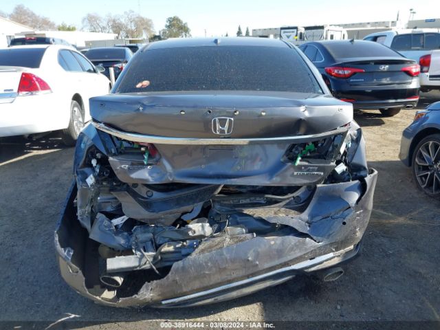 1HGCR3F9XHA040510 Honda Accord Touring V6