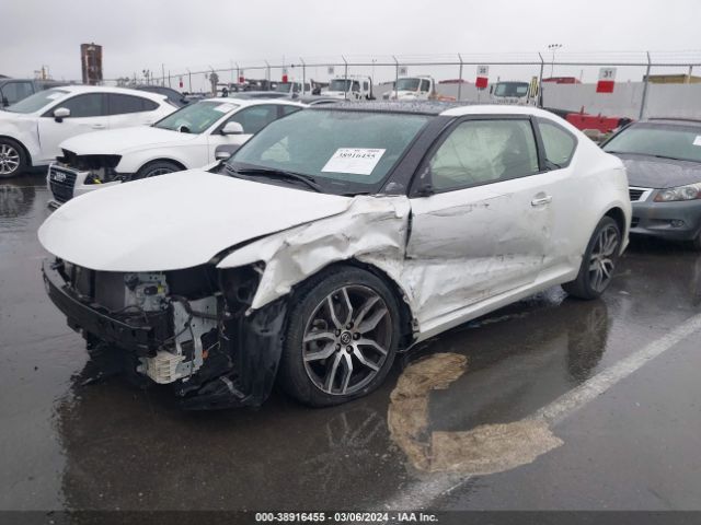JTKJF5C72GJ024113 Scion TC