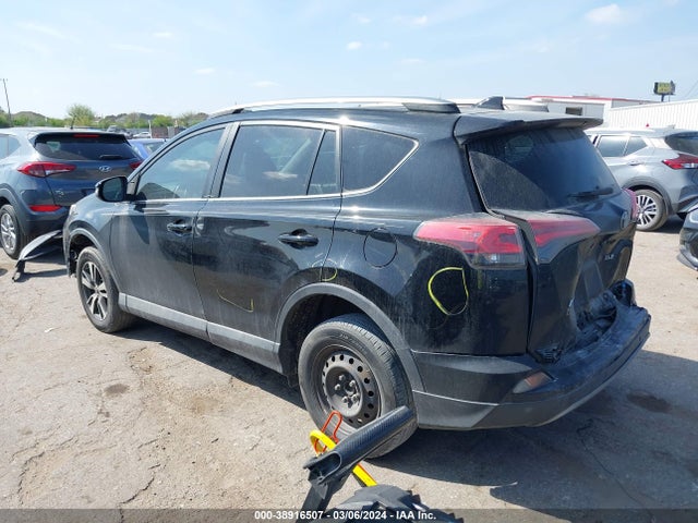 Toyota Rav4 Xle 2018 2T3WFREV3JW459019 Image 3