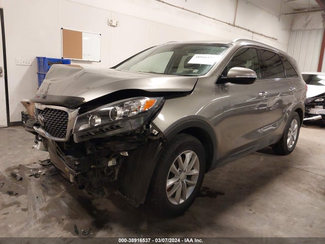 KIA Sorento 3.3l Lx 2018 5XYPG4A50JG348100 Image 2
