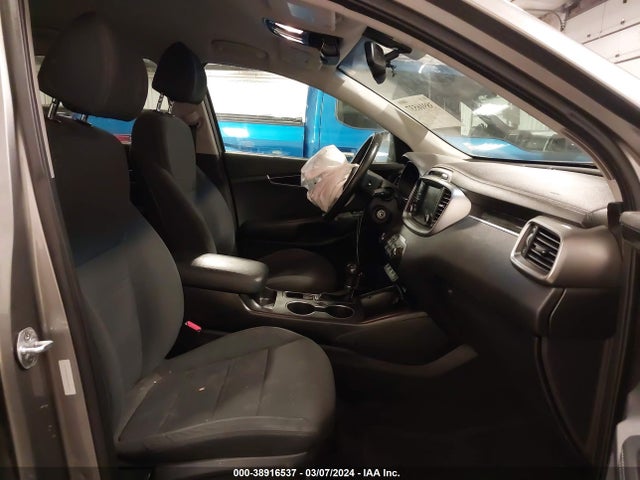 KIA Sorento 3.3l Lx 2018 5XYPG4A50JG348100 Image 5