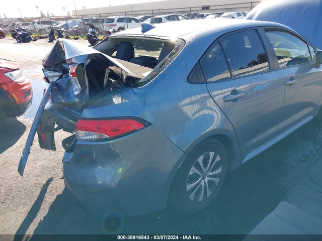 Toyota Corolla Hybrid Le 2022 JTDEAMDE2NJ051999 Image 18