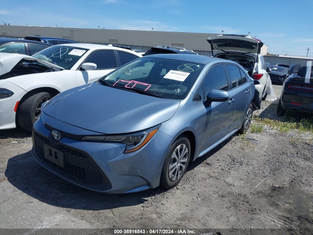 Toyota Corolla Hybrid Le 2022 JTDEAMDE2NJ051999 Image 2