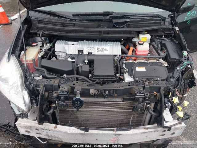 Toyota Prius Two 2014 JTDKN3DU9E1825271 Image 10