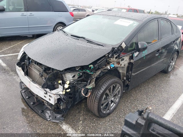 Toyota Prius Two 2014 JTDKN3DU9E1825271 Image 2