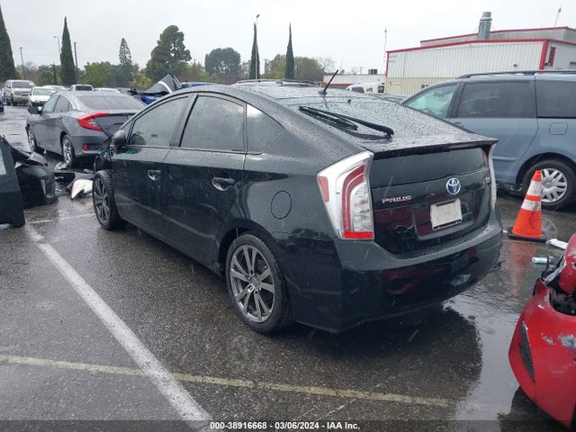 Toyota Prius Two 2014 JTDKN3DU9E1825271 Image 3