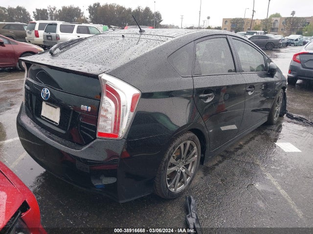 Toyota Prius Two 2014 JTDKN3DU9E1825271 Image 4