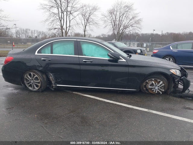 55SWF4JB2GU162626 Mercedes-Benz C 300 Luxury/sport