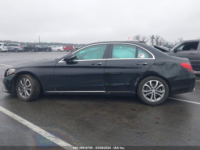 55SWF4JB2GU162626 Mercedes-Benz C 300 Luxury/sport