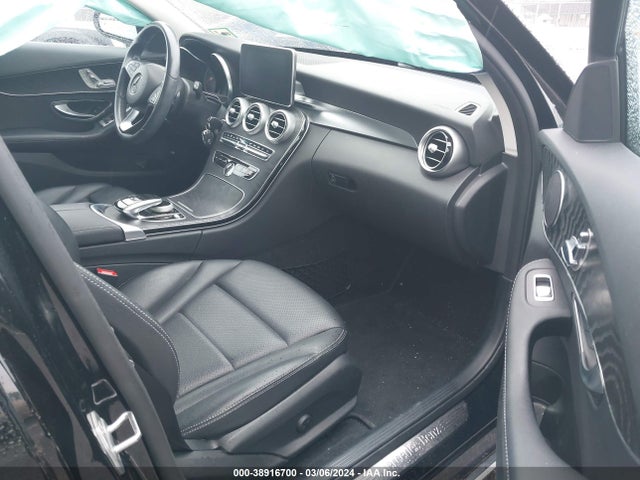 55SWF4JB2GU162626 Mercedes-Benz C 300 Luxury/sport