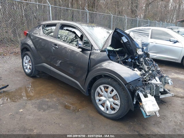 Toyota C-HR LE 2021 NMTKHMBX3MR120217 zdjęcie główne