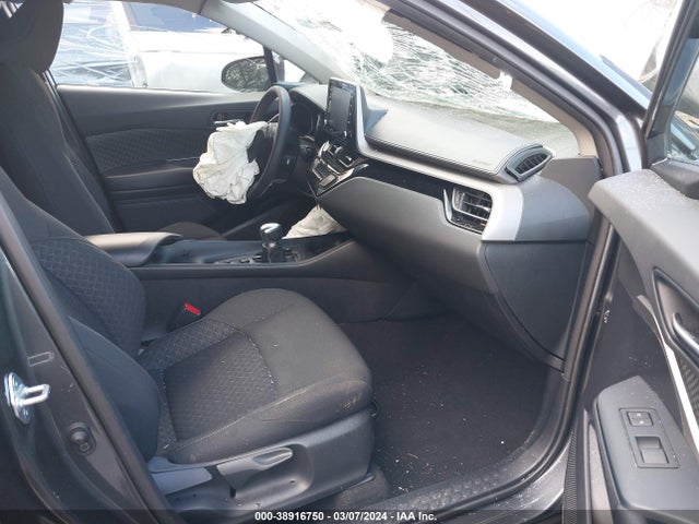 Toyota C-HR LE 2021 NMTKHMBX3MR120217 Image 5