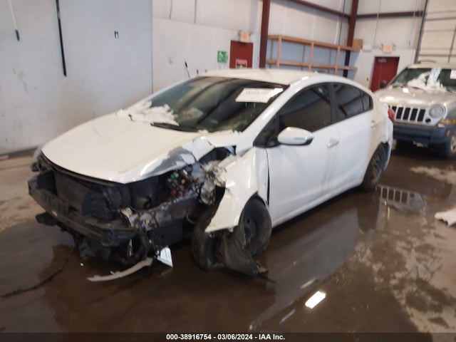 KIA FORTE LX 2015 KNAFX4A66F5394578 Image 2