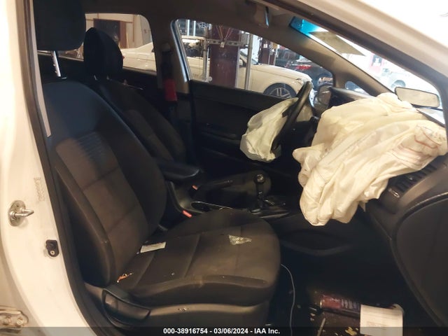 KIA FORTE LX 2015 KNAFX4A66F5394578 Image 5