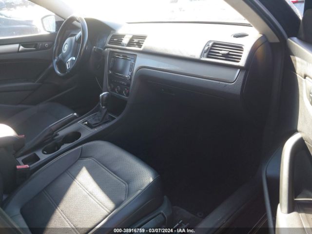 1VWAT7A33FC111448 Volkswagen Passat 1.8t Limited Edition