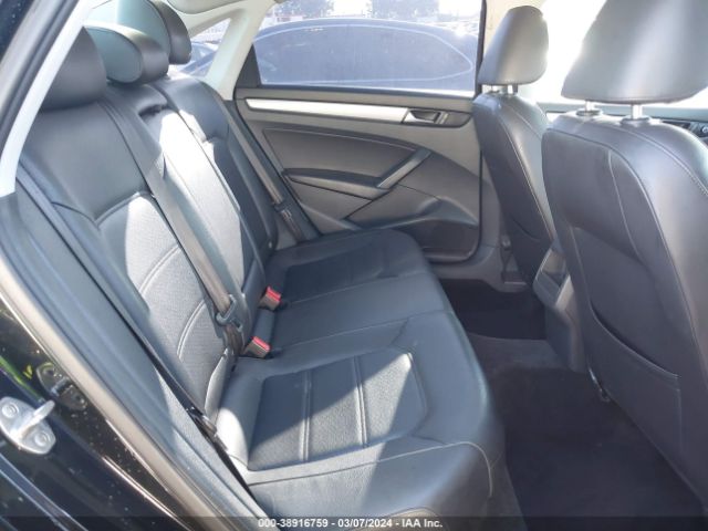 1VWAT7A33FC111448 Volkswagen Passat 1.8t Limited Edition
