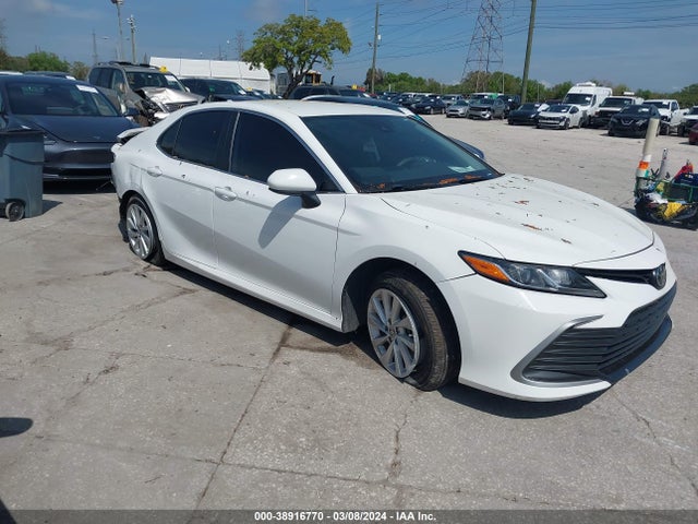 Toyota CAMRY LE 2021 4T1C11AK6MU600077 main image