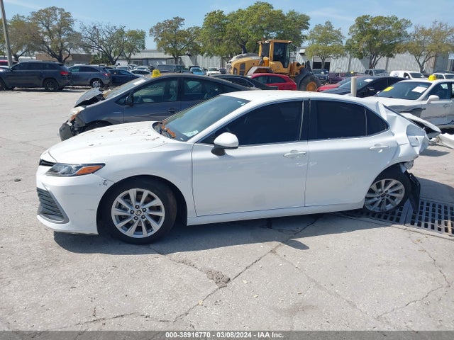 Toyota CAMRY LE 2021 4T1C11AK6MU600077 Image 14
