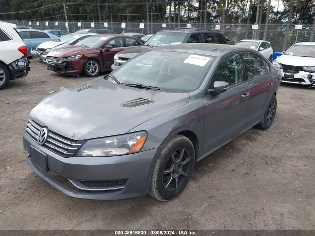 1VWAT7A37FC052548 Volkswagen Passat 1.8t S