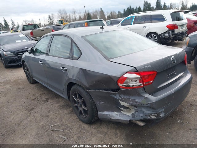 1VWAT7A37FC052548 Volkswagen Passat 1.8t S