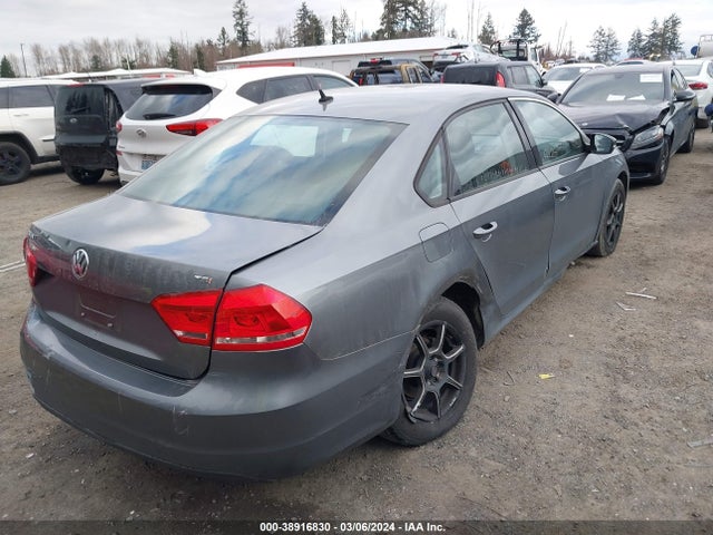1VWAT7A37FC052548 Volkswagen Passat 1.8t S