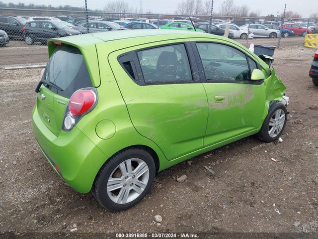 Chevrolet Spark 1lt Cvt 2015 KL8CD6S90FC730989 Image 4