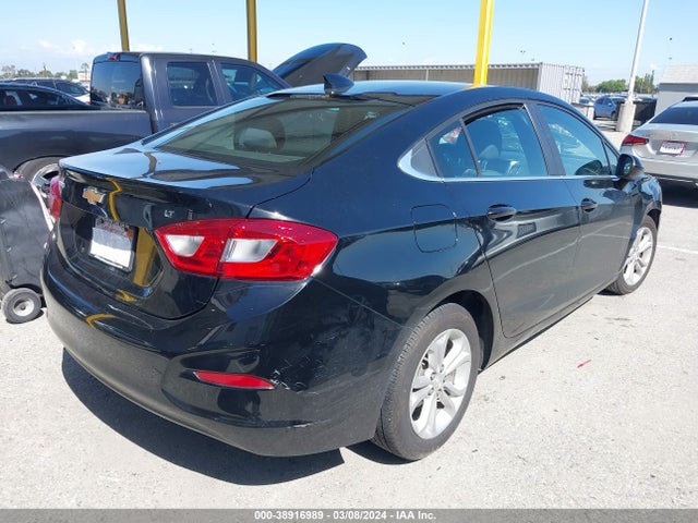Chevrolet CRUZE LT 2019 1G1BE5SM8K7116556 Image 4