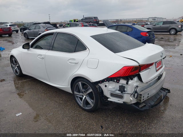 Lexus IS 300 2020 JTHDA1D2XL5104596 Image 3