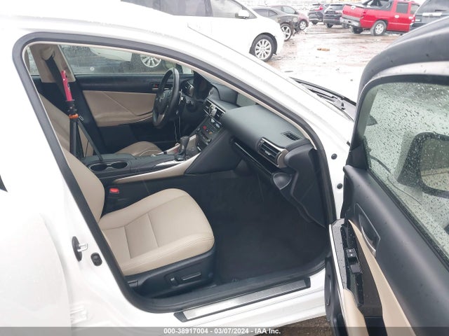 Lexus IS 300 2020 JTHDA1D2XL5104596 Image 5
