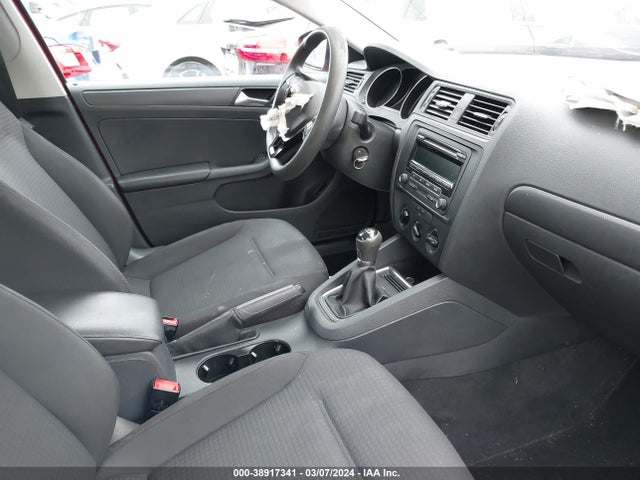 3VW1K7AJ8FM411406 Volkswagen Jetta 2.0l S